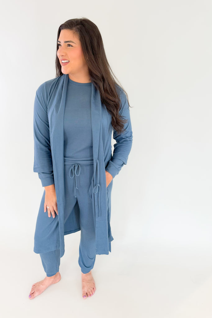 Meet your new favorite go-to: the Dream Jersey Crew Neck Lounge Set by Softies– one of our most loved styles! Once you put this lounge set on, you’ll never want to go back to your old t-shirts and sweats.