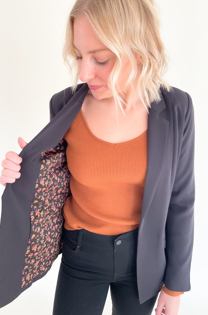 The Remy Recycled Classic Blazer is a go-to! Every women should have a classic blazer in their closet because it is so versatile and you never know when you might need one. You can wear it to work, for special events, or important meetings, but also dress it down with denim and a cute graphic tee. It's timeless! 